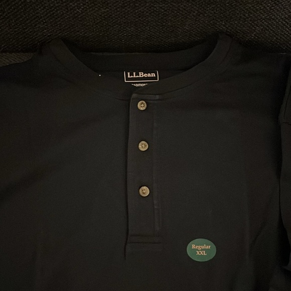 L.L. Bean M’s Carefree Unshrinkable long sleeve Henley - Picture 1 of 4